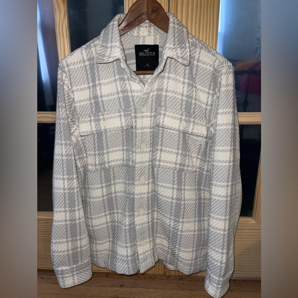 Hollister XS Shacket Gray and Cream